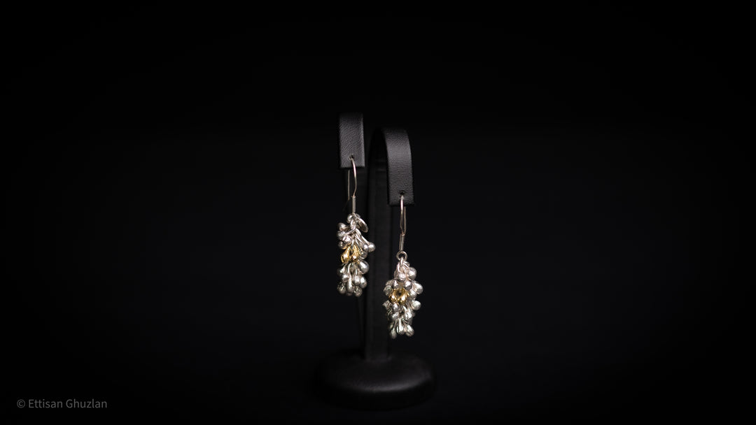 Onqoode | عنقود Earrings